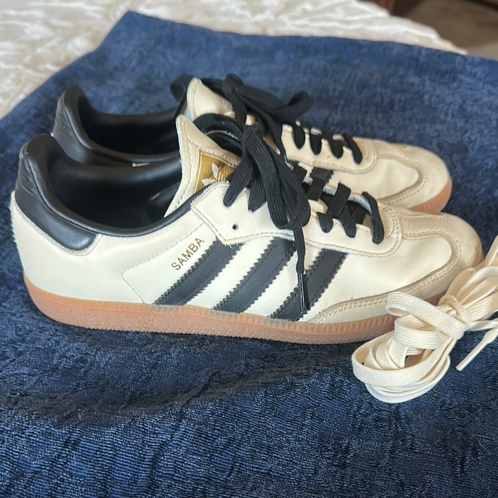Adidas Samba women’s Shoes - Black and cream